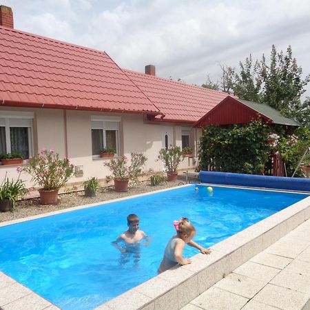 Irénke Vendégház Alsópáhok Extérieur photo
